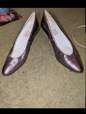 Vintage 1980s Low-Heeled Pump Shoes